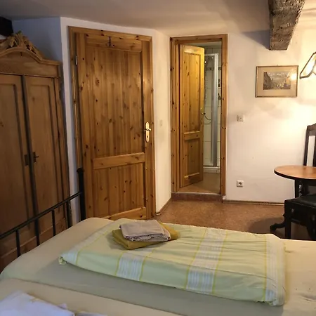 Altstadtmeise Rustika Nyaraló